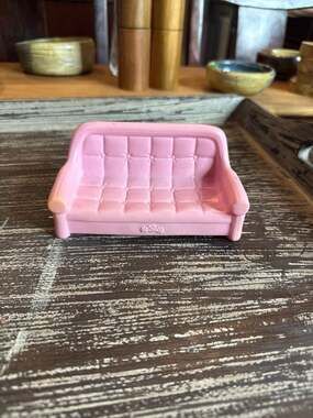 Li'l Woodzeez Pink Miniature Tufted Sofa Dollhouse Furniture